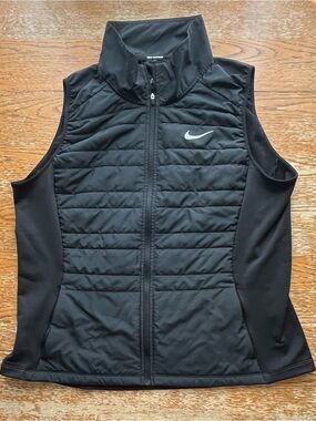 NIKE Essential Running Vest Black Size Medium Womans Outdoor Sporty
